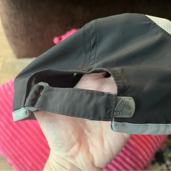 3 Baseball Caps in Black, Gray & White - Picture 3 of 11